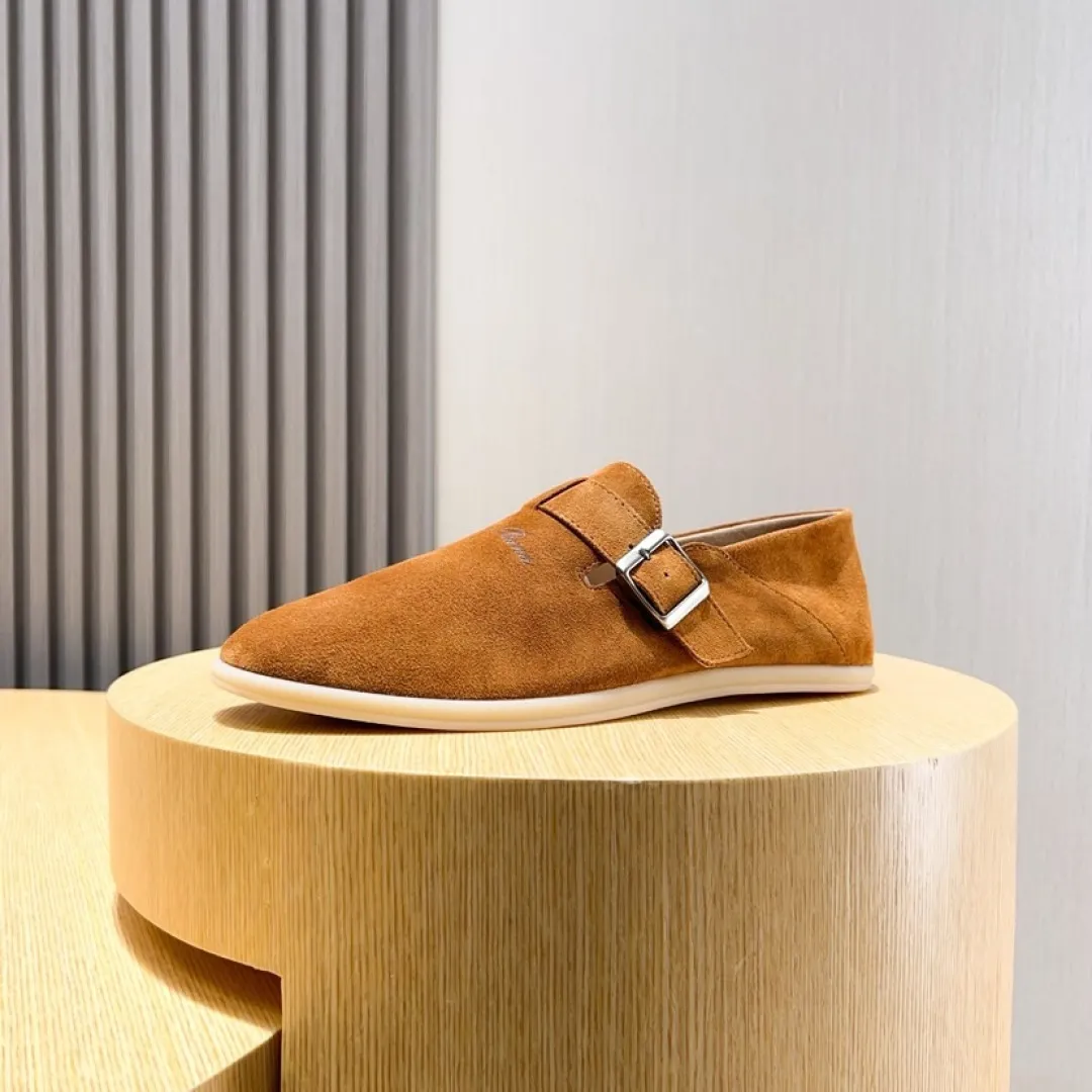 Factory price 420💰[loro piana] 2025 new moccasins, popular casual sneakers for street men. The shoes are made of first-layer suede leather uppers with rubber soles. They are classic. The complex craftsmanship and meticulous structure make the shoes light and soft, allowing you to walk comfortably and freely. Perfect for summer wear. Yardage: 38-45.